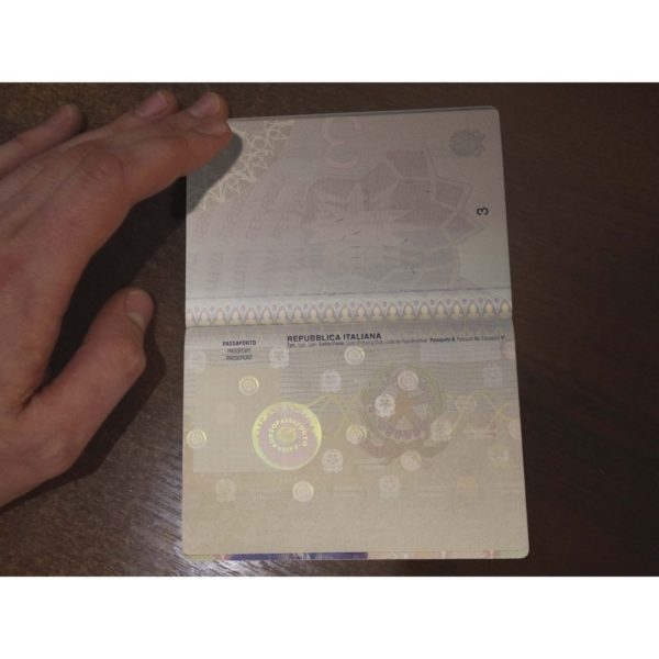 Italy passport - Image 2
